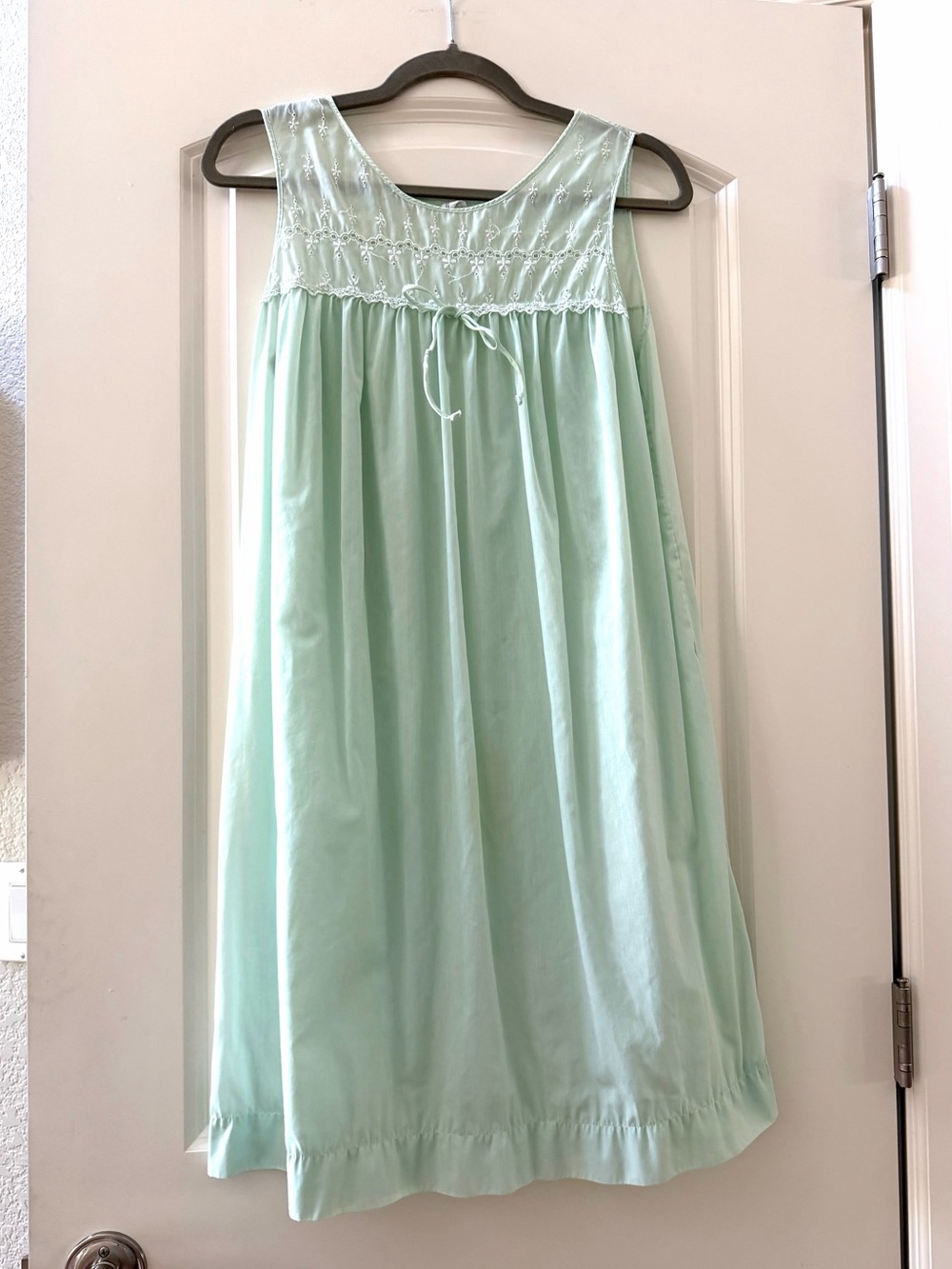 VTG Komar Eyelet Lace Nightgown. Cottagecore. Feminine. Mint Green. Prairie.